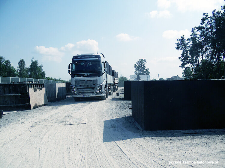 Transport szamb betonowych  w Puszczykowie